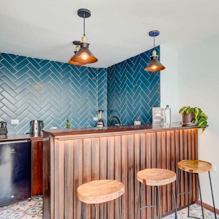 Chic 4BR Getaway in Vibrant La Candelaria - Casa - 5