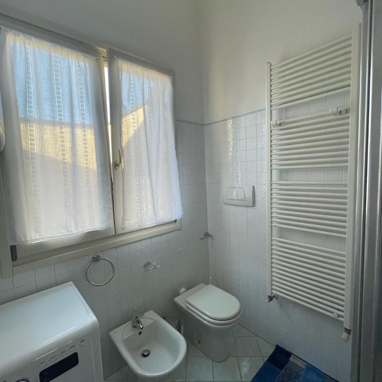 B&B Le Peonie Alloggio centrale vicino al mare - Appartamento con 1 Camera da Letto - Non Fumatori - 11