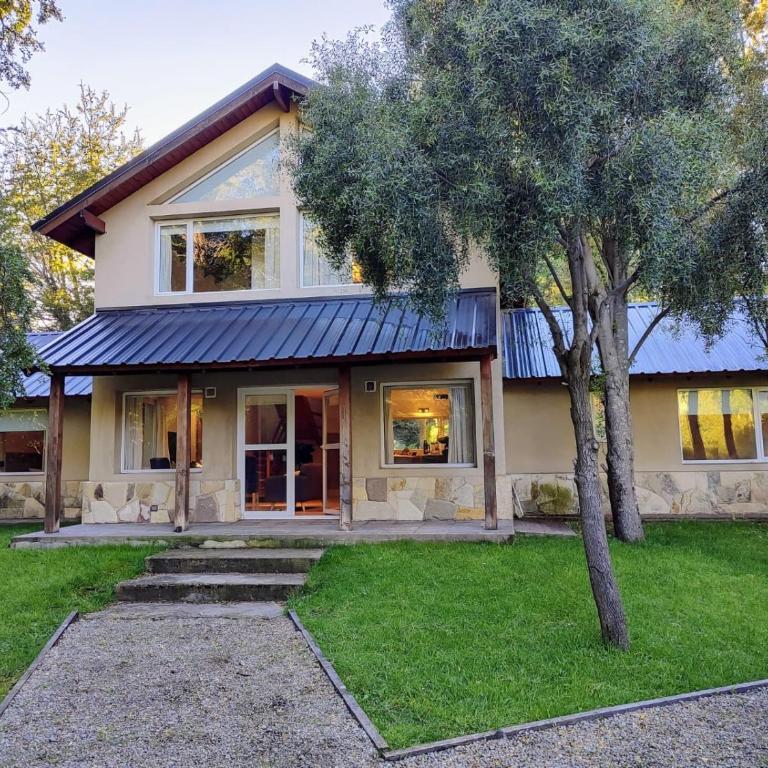 Casa del Bosque Lago Gutierrez - Three-Bedroom House - 8