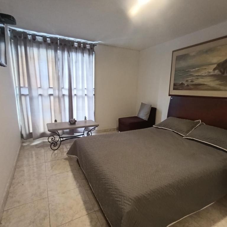 Coliving Zona 8 - Habitación Doble Deluxe con balcón - 4