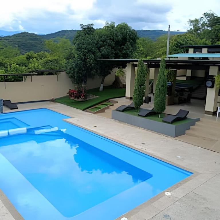 Reserva tu casa rodeada de naturaleza en Anapoima - Casa de 7 dormitorios - 1