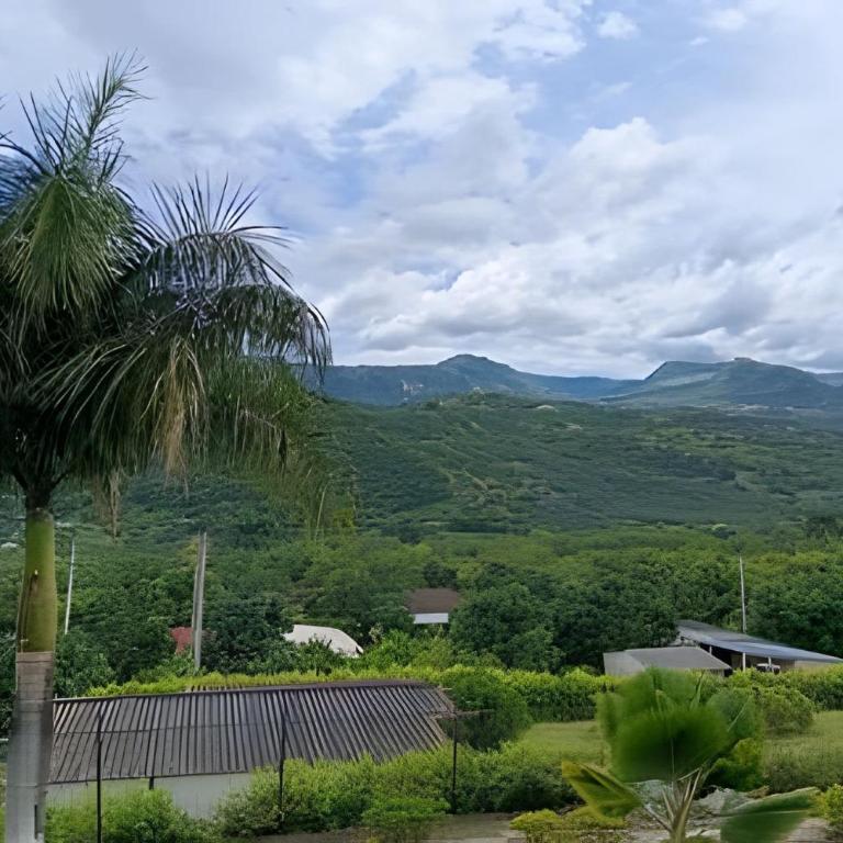 Reserva tu casa rodeada de naturaleza en Anapoima - Casa de 7 dormitorios - 2