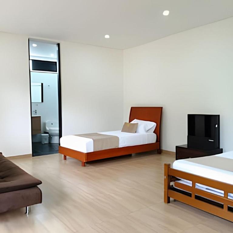 Reserva tu casa rodeada de naturaleza en Anapoima - Casa de 7 dormitorios - 7