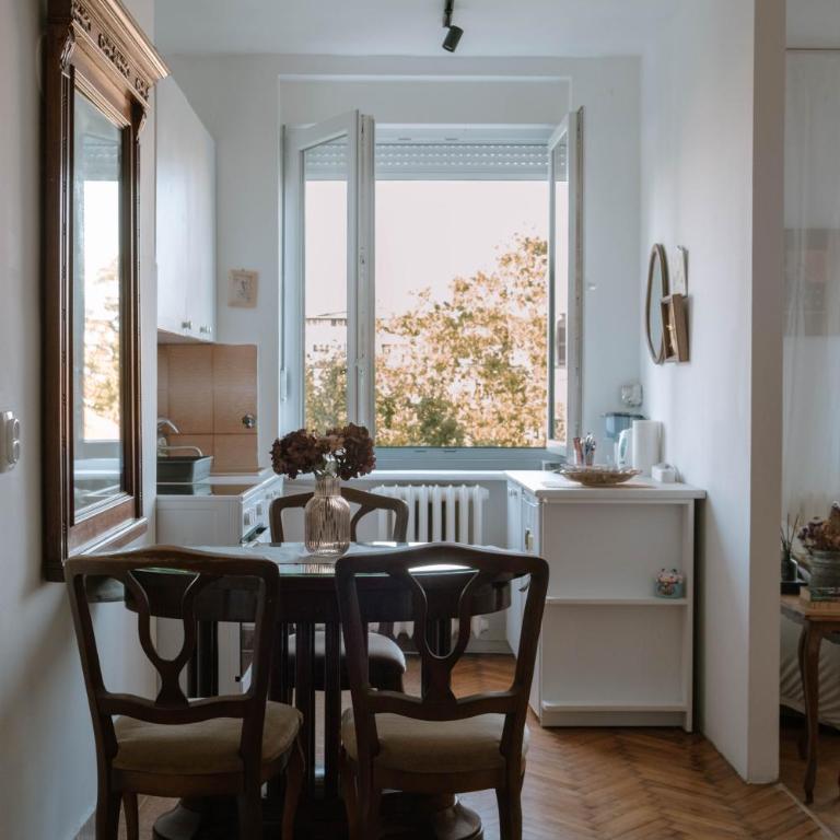 Sweet House Retro - One-Bedroom Apartment - 4