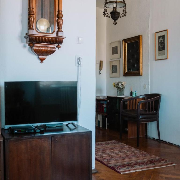 Sweet House Retro - One-Bedroom Apartment - 17