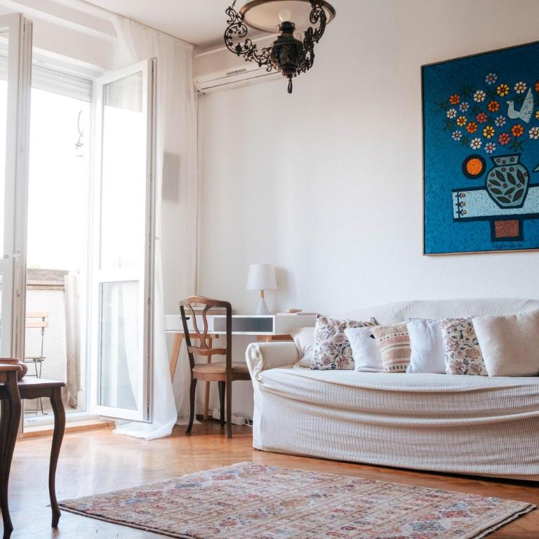 Sweet House Retro - One-Bedroom Apartment - 22