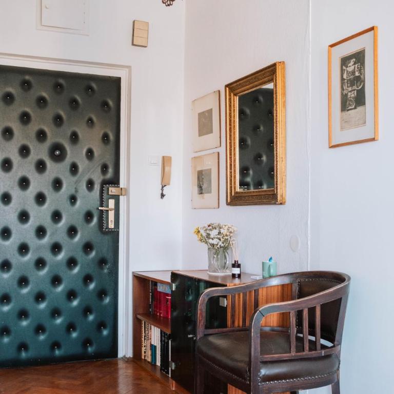 Sweet House Retro - One-Bedroom Apartment - 26