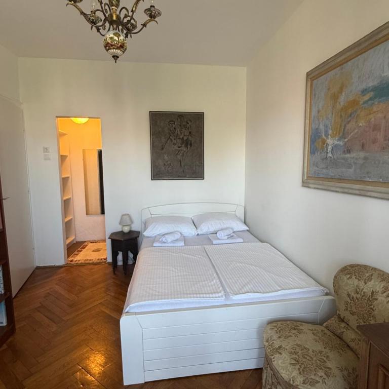 Sweet House Retro - One-Bedroom Apartment - 29