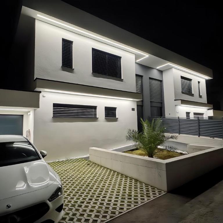 Design-Villa mit beheiztem Pool & stimmungsvoller Beleuchtung - Villa mit 2 Schlafzimmern - 25