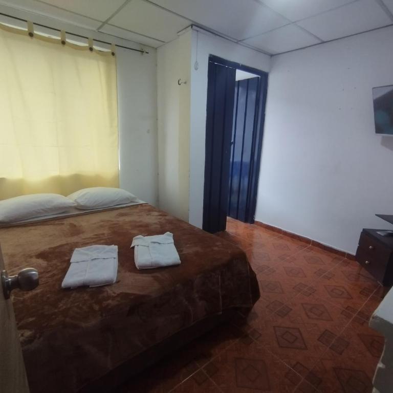 Hostal La Frontera - Double Room with Balcony - 1