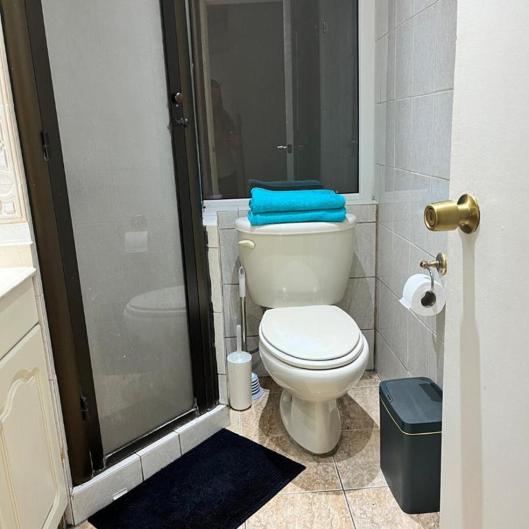 Spacious apartment overlooking the sea - Three-Bedroom Apartment - 4