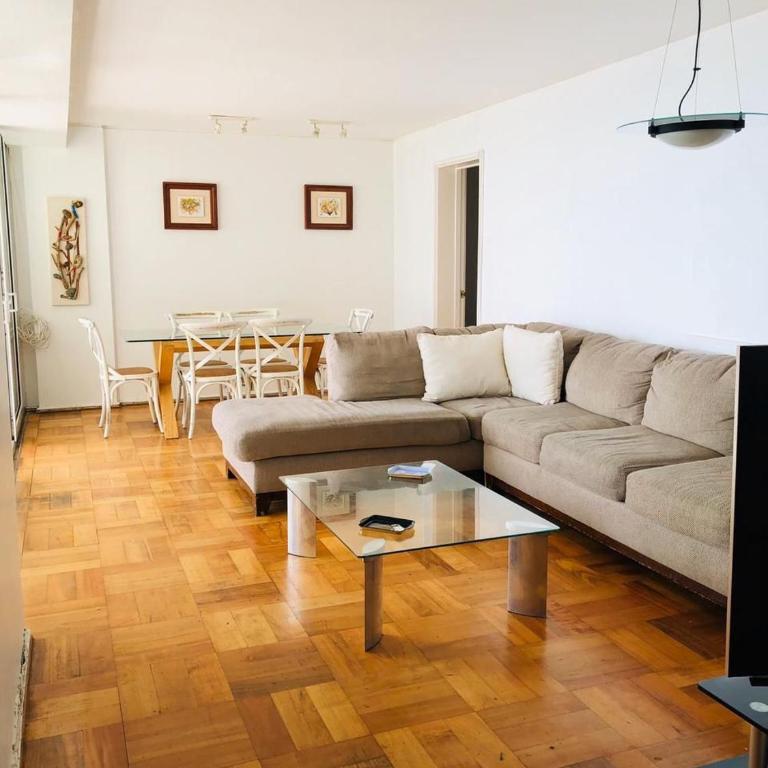 Spacious apartment overlooking the sea - Three-Bedroom Apartment - 10