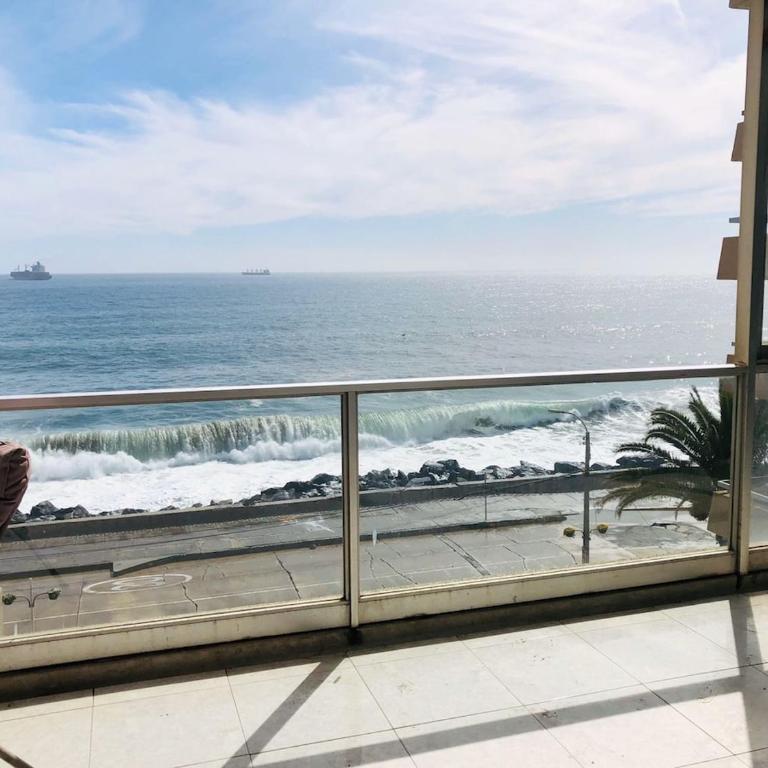 Spacious apartment overlooking the sea - Three-Bedroom Apartment - 12