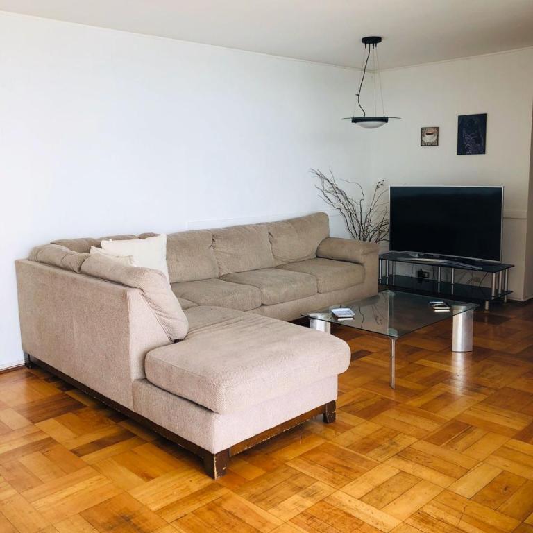 Spacious apartment overlooking the sea - Three-Bedroom Apartment - 18