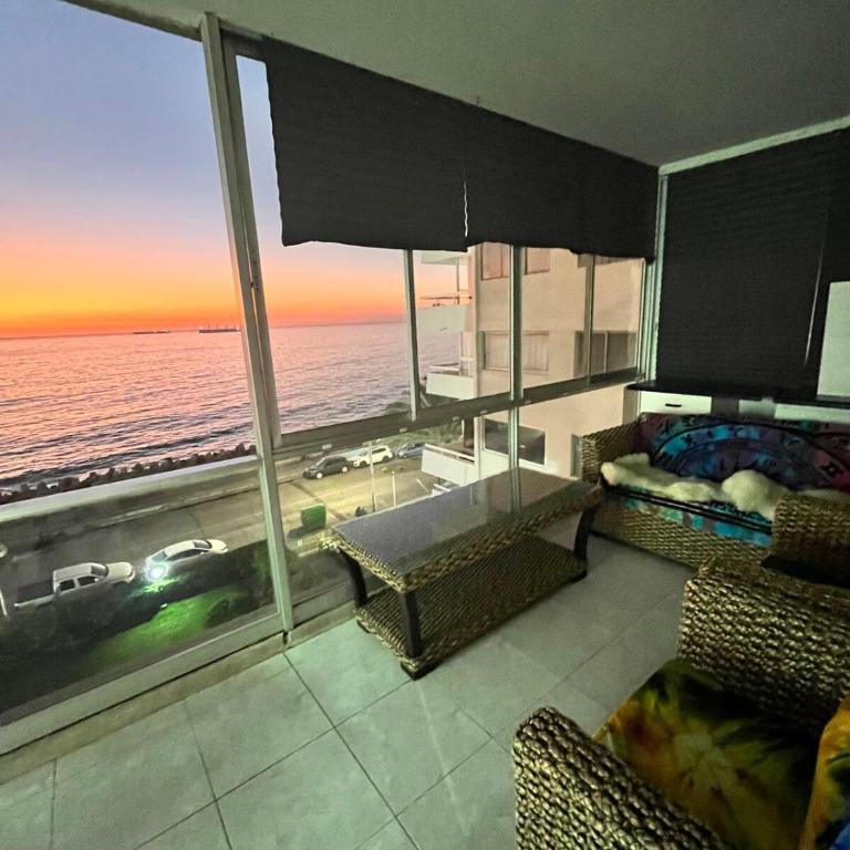 Spacious apartment overlooking the sea - Three-Bedroom Apartment - 24