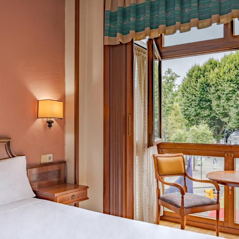 B&B HOTEL Gijón Centro Begoña - Habitación Doble - 2 camas - 3