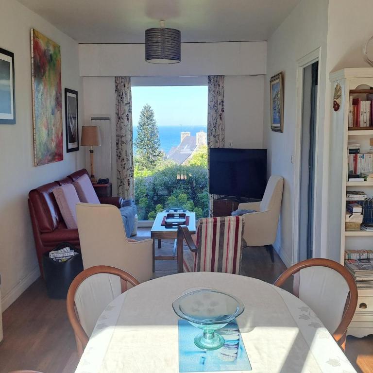 Holiday Home in Perros-Guirec near Beaches - Casa Vacanze con 4 Camere da Letto - 17