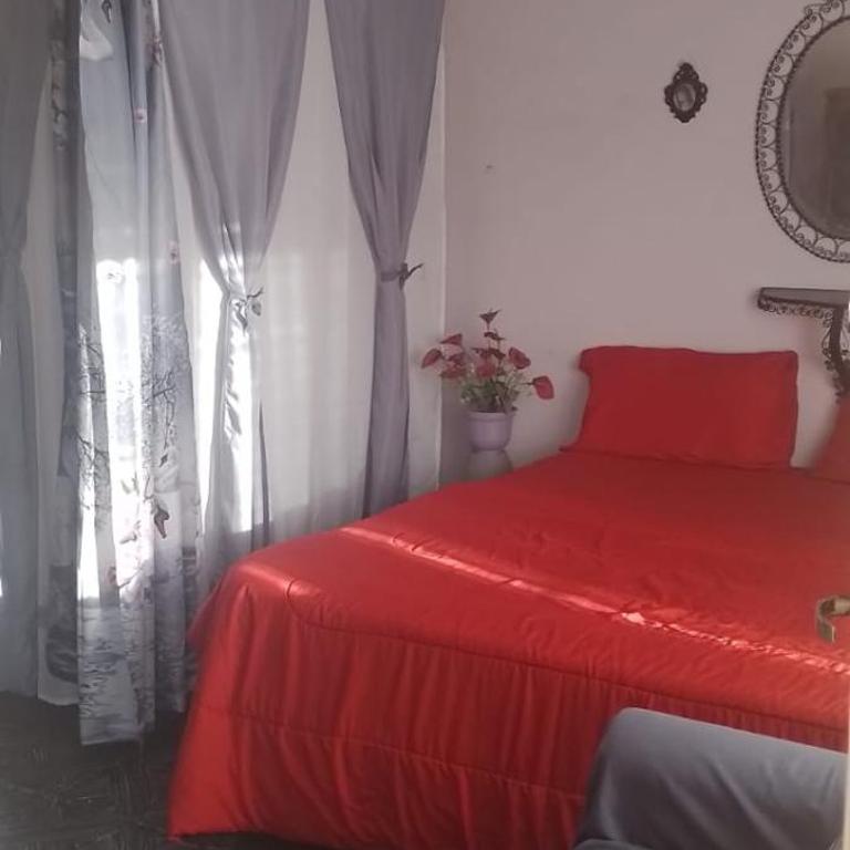 Mistela Altos Crucero Boutique -Pileta -Parrilla -Sala con juegos -Zona Residencial a pasos de Ciudad - Viajes al Aeropuerto- - Casa Unifamiliar de 3 dormitorios - 34