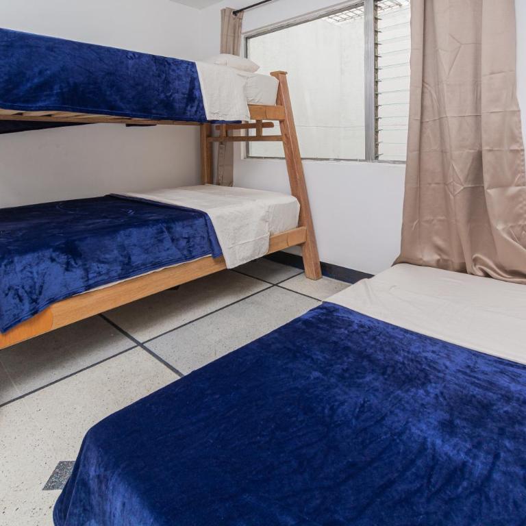 Hostal Bendito, central y cómodo - Mixed Dormitory Room - 4