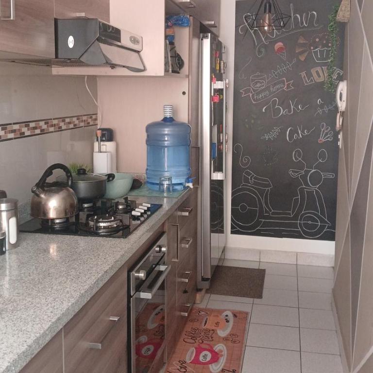 Jonathan - One-Bedroom Apartment - 4