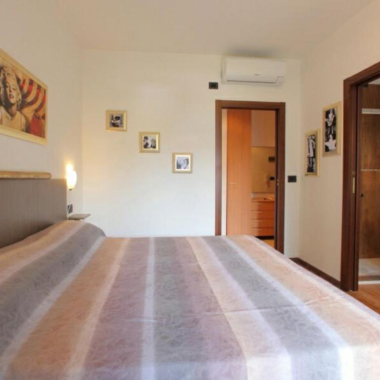 B&B Holidays Artisti - Camera Matrimoniale con Bagno Privato - 5