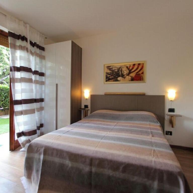 B&B Holidays Artisti - Camera Matrimoniale con Bagno Privato - 4