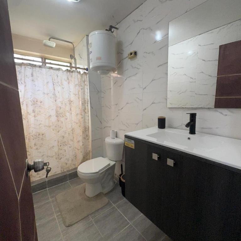 Apartamento Remodelado en Sabana Grande - Three-Bedroom Apartment - 12