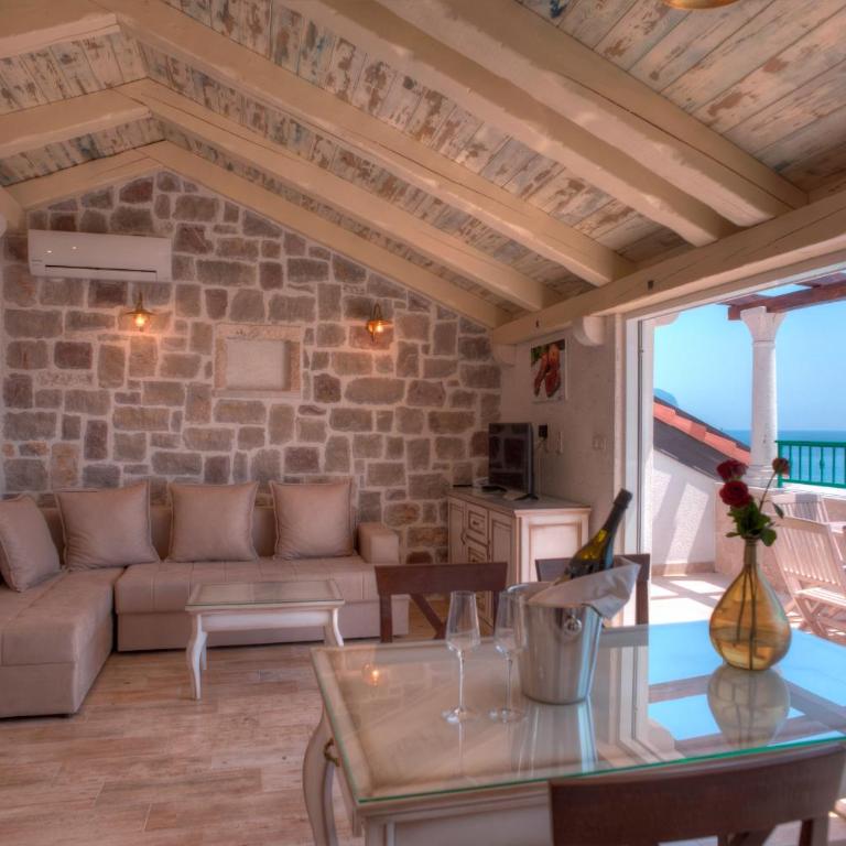 Piazza Apartments 1 - Luxury Two-Bedroom Apartment - 3