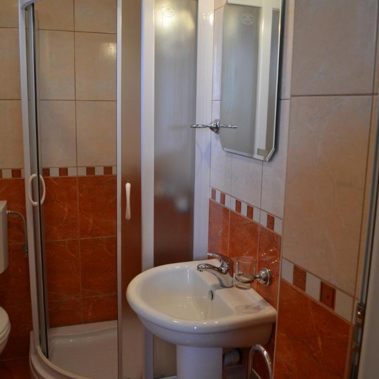 Guesthouse Orlović - Dvokrevetna Soba sa Bračnim Krevetom i Balkonom - 18
