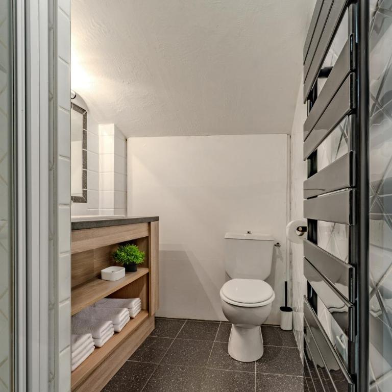 Appartement 8 personnes dans chalet privé, piscine, ski in - Appartement Premium 5 Chambres - 11