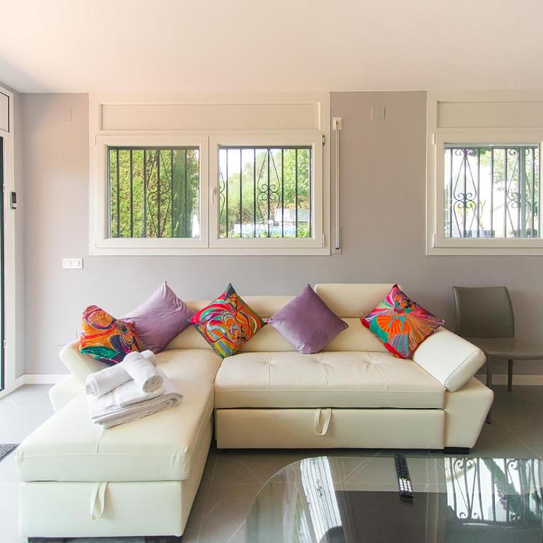 WELCS APARTAMENTO 282 EMP en villa con piscina compartida - Villa - 5