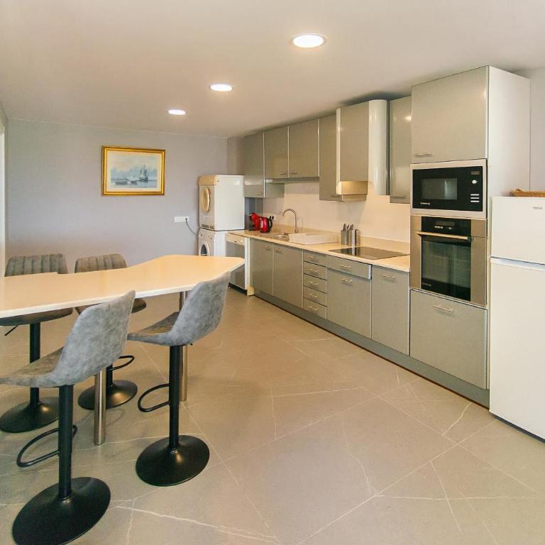 WELCS APARTAMENTO 282 EMP en villa con piscina compartida - Villa - 12