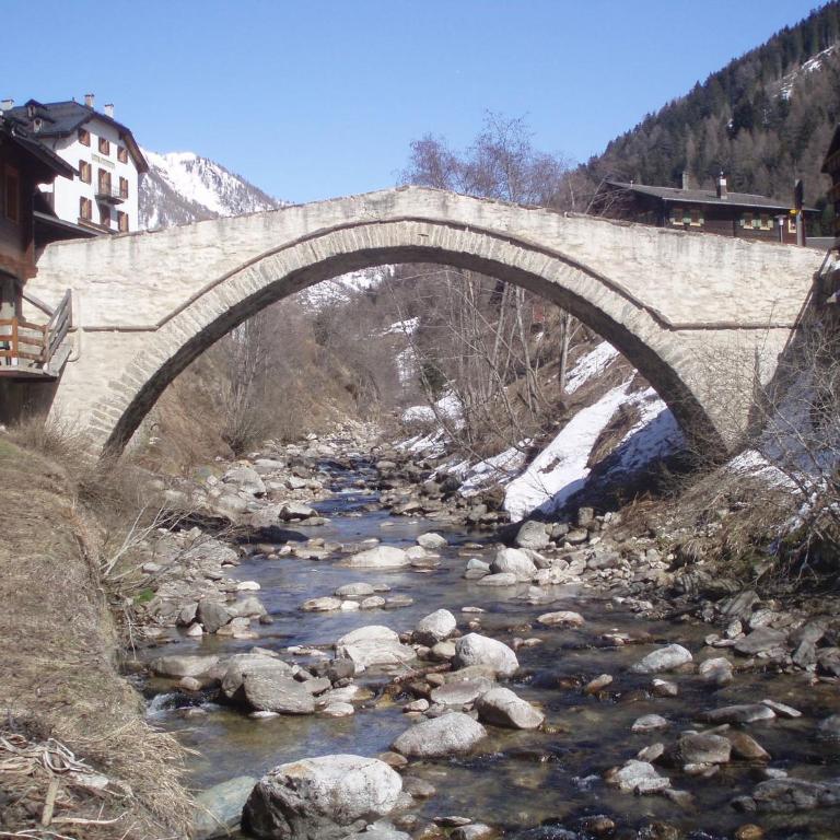 Chalet in Wiler near Ski Lift & Views - Chalet 2 Chambres - 10