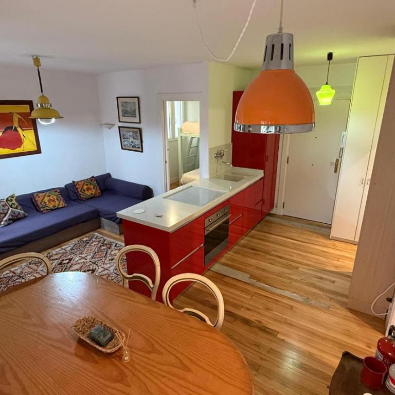 Tiny place Loud fun street - Two-Bedroom Apartment - 6