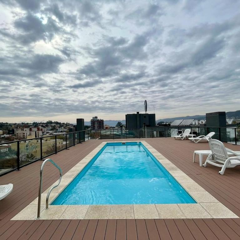 Flat with Pool, Gym & Great Views - Two-Bedroom Apartment - 12