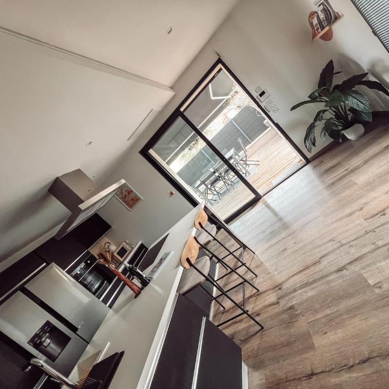 Duplex, hyper-central - piscine privée - garage - Maison 2 Chambres - 14