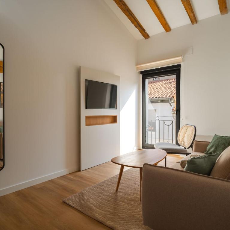 Limehome Pamplona Hilarión Eslava - Two-Bedroom Apartment with Sofa Bed - 6