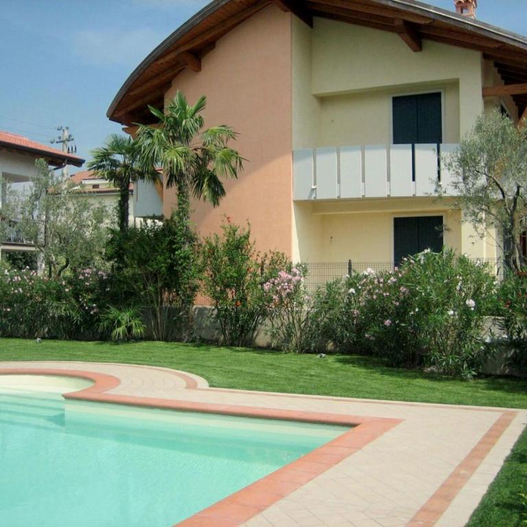 Small residence with swimming pool and 8 lovely apartments - Casa de vacaciones de 2 dormitorios - 70