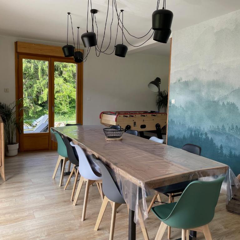 La Gouleote Spacieuse maison type chalet avec jacuzzi, sauna, pétanque - Chalet - 44