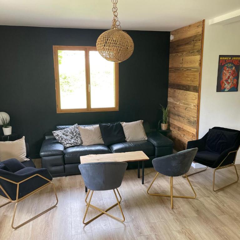 La Gouleote Spacieuse maison type chalet avec jacuzzi, sauna, pétanque - Chalet - 45