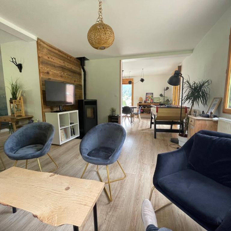 La Gouleote Spacieuse maison type chalet avec jacuzzi, sauna, pétanque - Chalet - 46