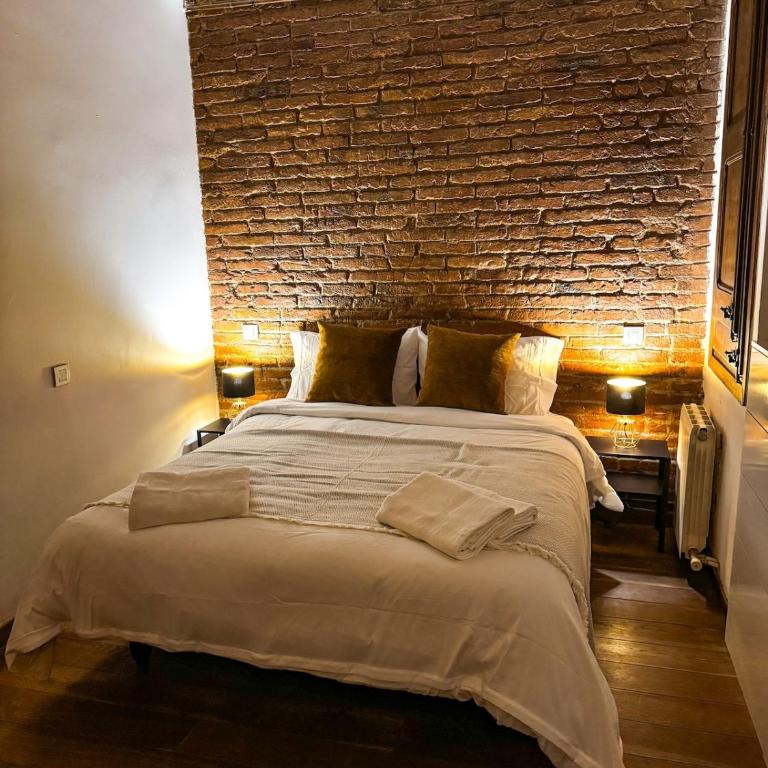 Unique central home with large terrace & pool - Apartment - 22