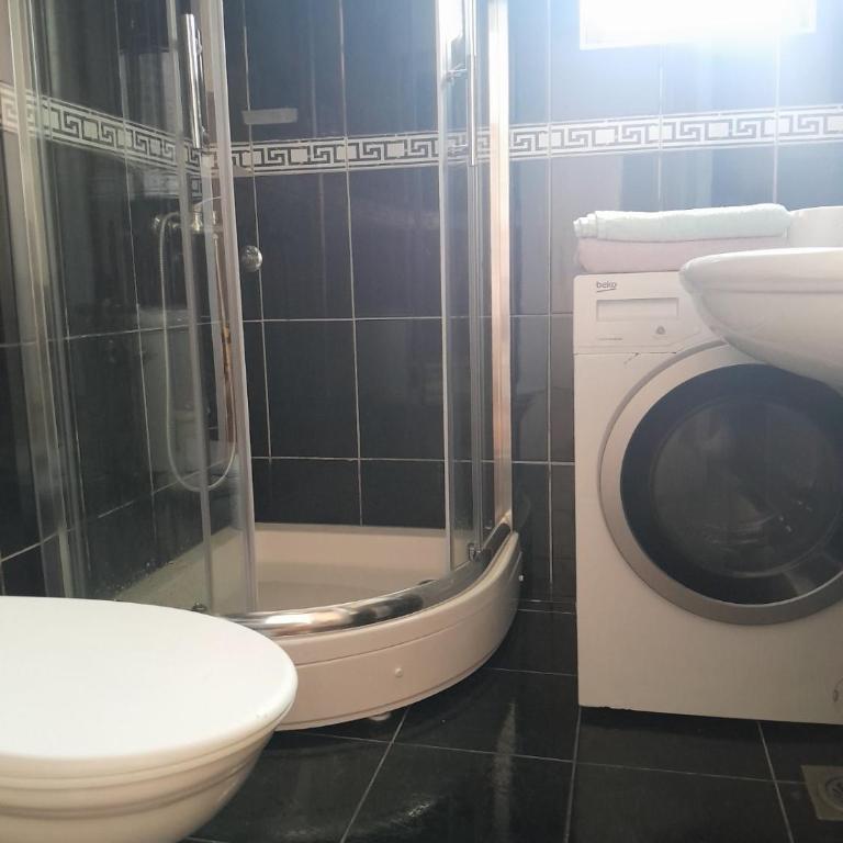 Batajnica centar - Two-Bedroom Apartment - 8