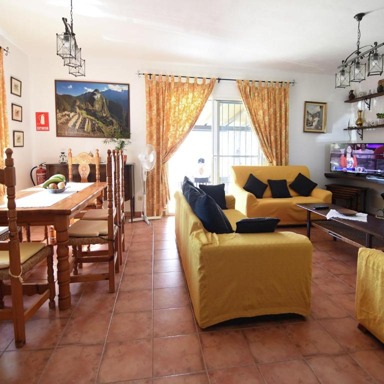 Villa in Mijas with Private Pool - Three-Bedroom Villa - 12