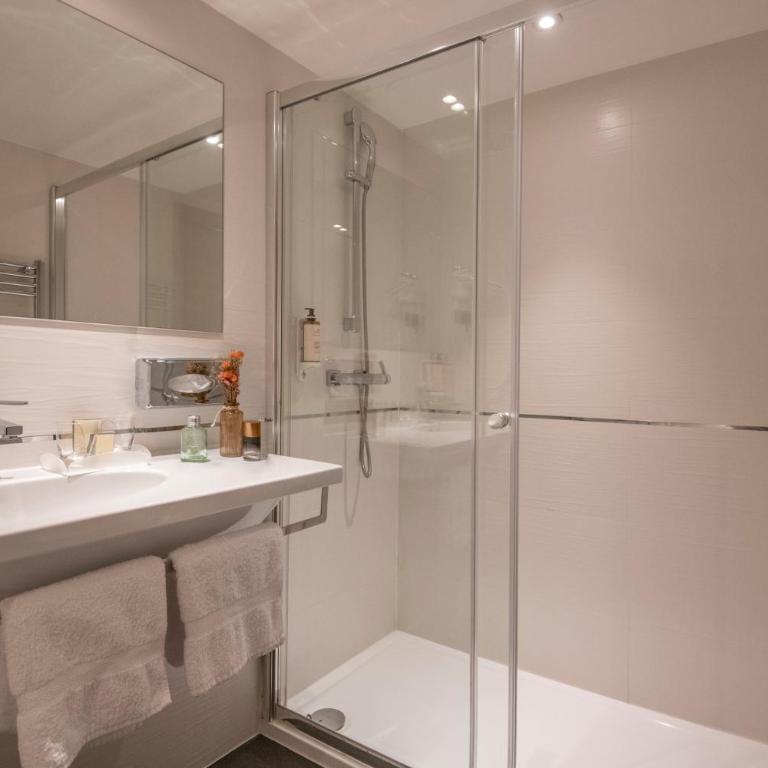 Best Western Premier Hotel Prince de Galles - Suite Junior Lit Queen-Size avec Canapé-Lit - Vue sur Montagne - Non-Fumeurs - 4