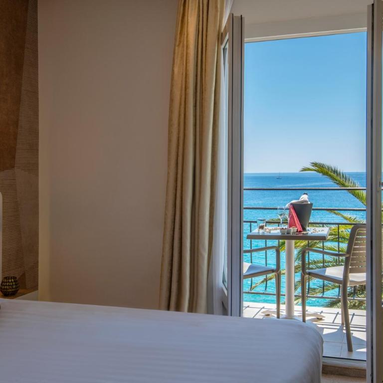 Best Western Premier Hotel Prince de Galles - Chambre Lit Queen-Size Supérieure avec Balcon - Vue sur Mer - Non-Fumeurs - 9