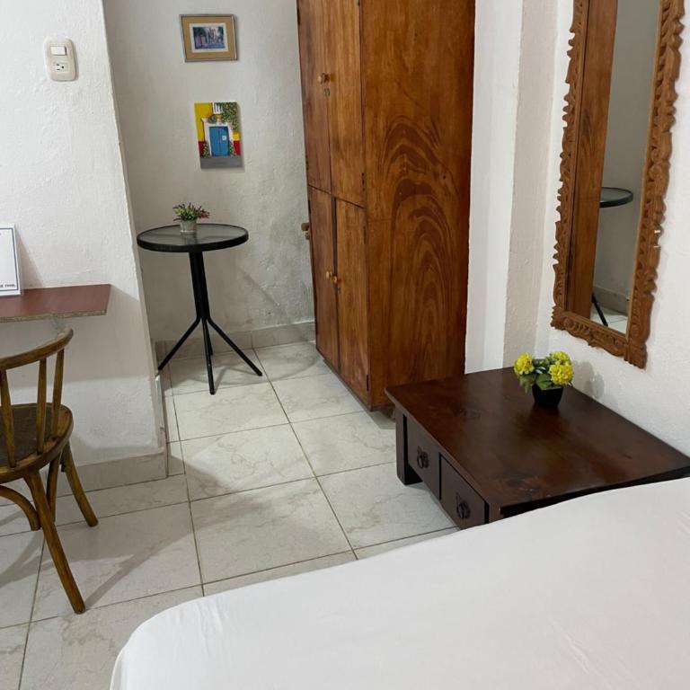 Casa Vilmar Getsemani - Triple Room with Private Bathroom - 4
