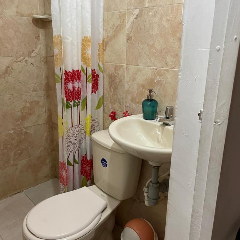 Casa Vilmar Getsemani - Triple Room with Private Bathroom - 6