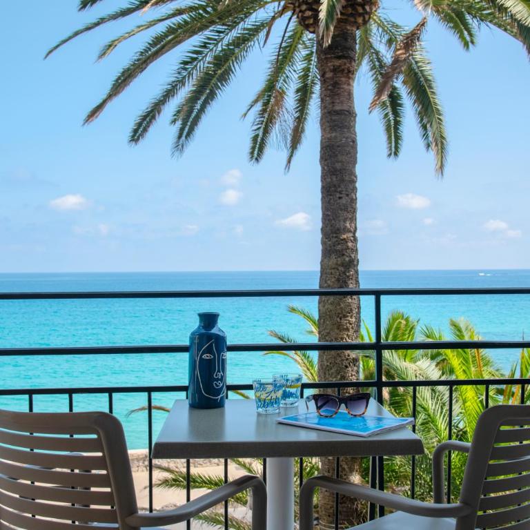 Best Western Premier Hotel Prince de Galles - Chambre Lit Queen-Size Supérieure avec Balcon - Vue sur Mer - Non-Fumeurs - 7