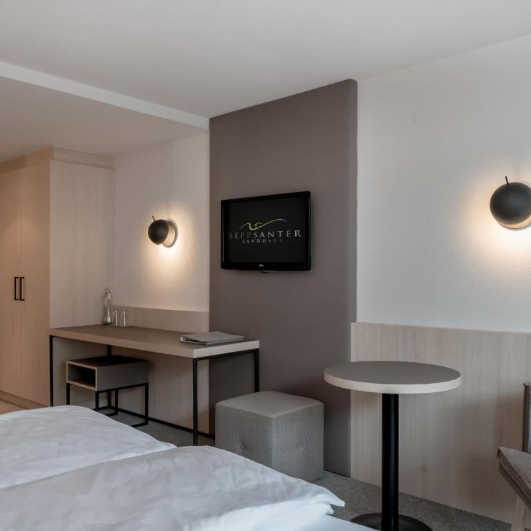 Landhaus Sepp Santer - Doppelzimmer mit Balkon - 2
